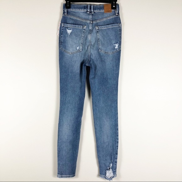 NWT Free People Phoenix Distressed Skinny Jeans - Picture 4 of 4